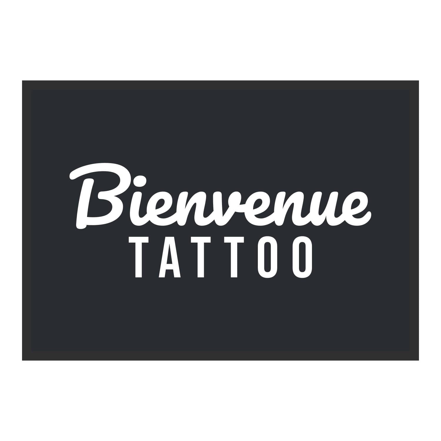 Vue du tapis Bienvenue tattoo dans son format et ses couleurs de départ